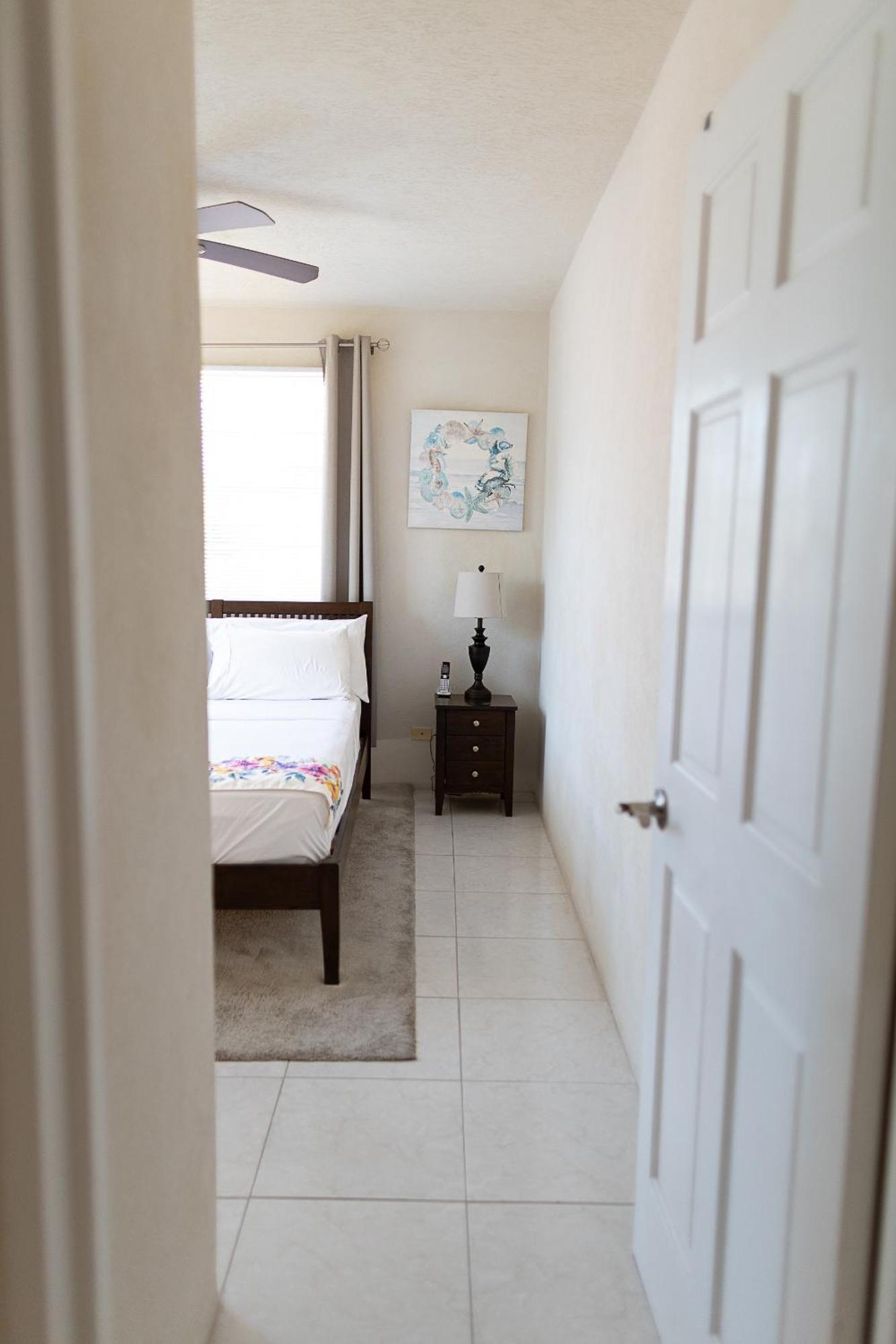 Seashades 2Br 1 Full And 1 Half Bathrooms Condo With Pool Close To Beach Sleeps 4 Christ Church Exterior photo